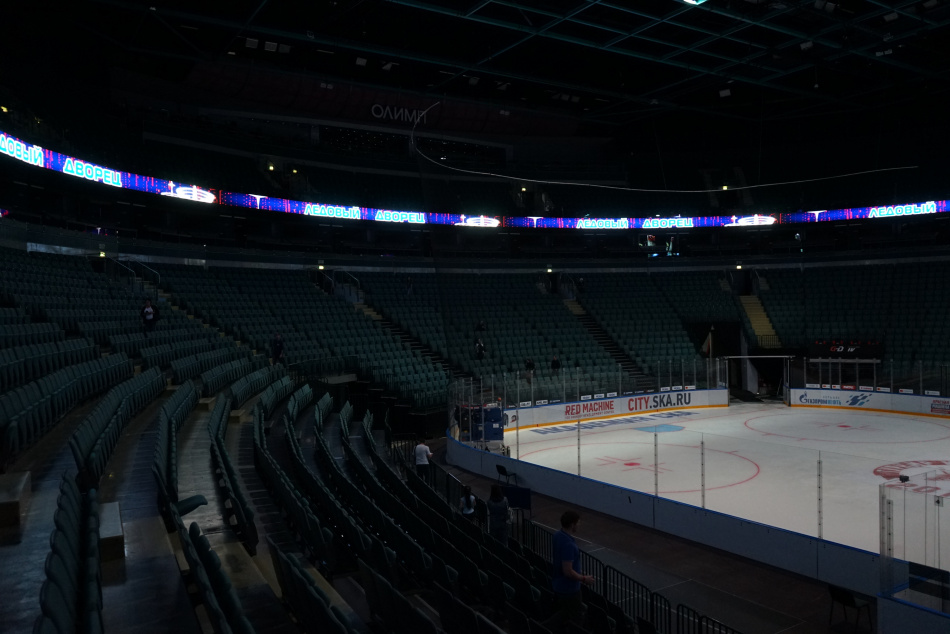 Вратарь «Сент-Луиса» попытался унести шайбу после исторического гола Овечкина